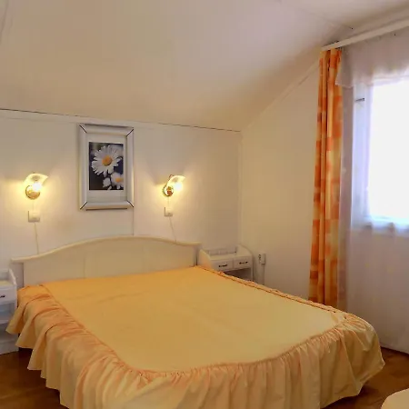 80 - Vizkozeli, Klimatizalt Onallo Nyaralo Apartment